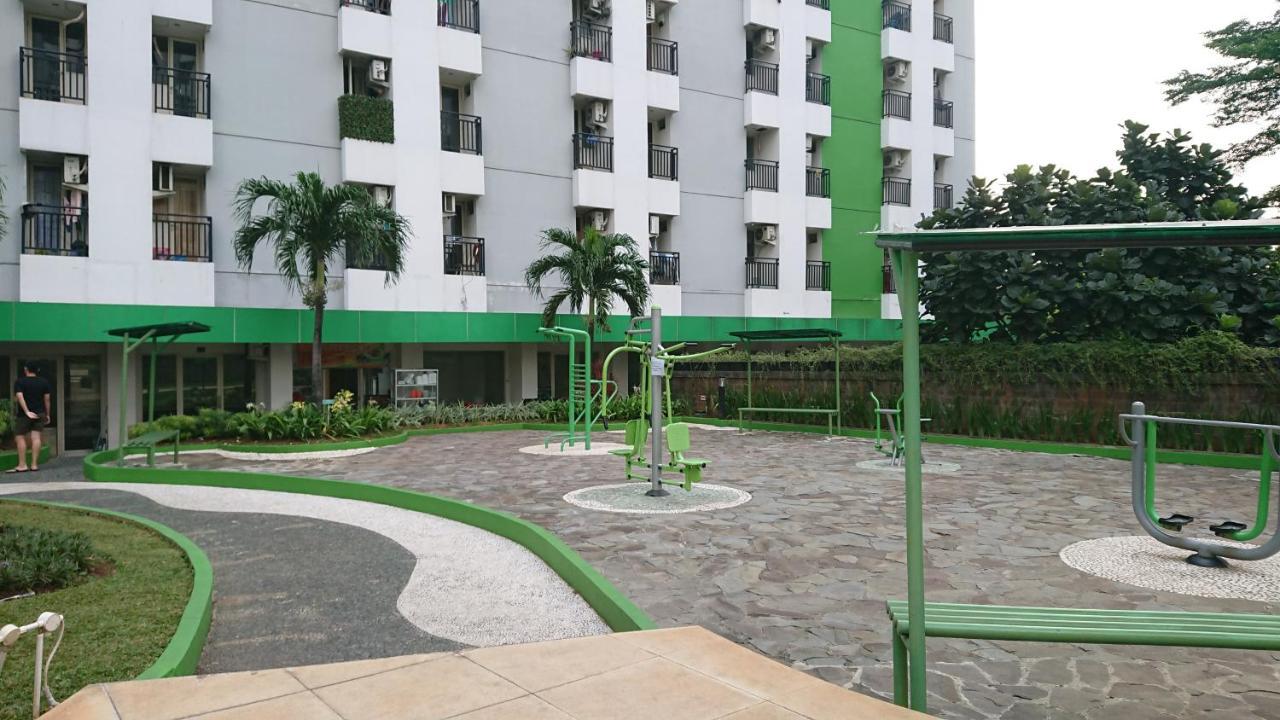 Green Lake View Just Sleep & Cozy Hotel Pondokcabe Hilir Kültér fotó