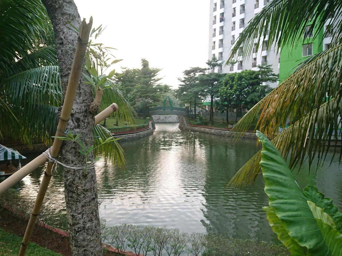 Green Lake View Just Sleep & Cozy Hotel Pondokcabe Hilir Kültér fotó