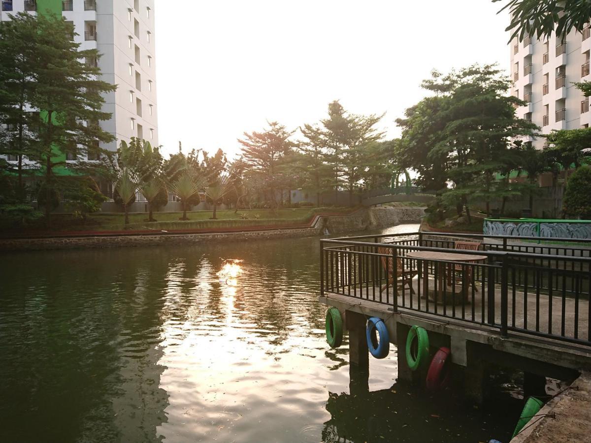 Green Lake View Just Sleep & Cozy Hotel Pondokcabe Hilir Kültér fotó